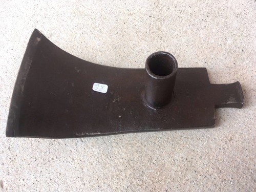 Old tool outil - ),